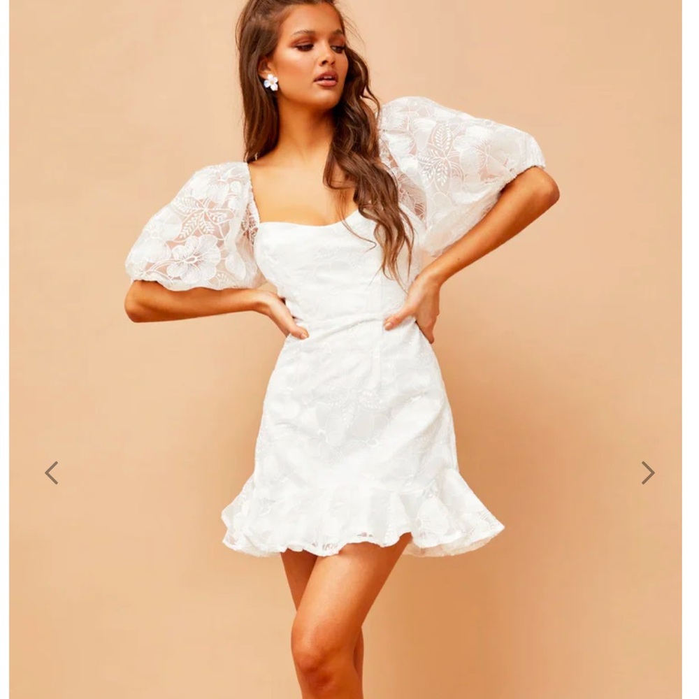 Sage and Paige Off Shoulder or sleeved white lace detail Dress 8 L Large